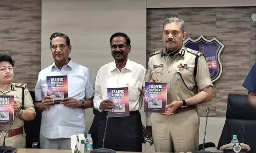 పట్టణాల్లో ట్రాఫిక్ నియంత్రణ ఓ సవాల్: DGP అంజనీకుమార్