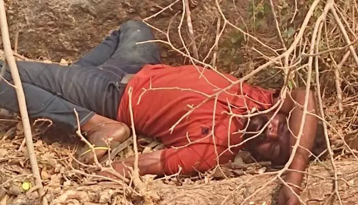 ఏజెంట్ మోసాలు భరించలేక వ్యక్తి ఆత్మహత్య... ఏజెంట్ మోసాలు భరించలేక వ్యక్తి ఆత్మహత్య...