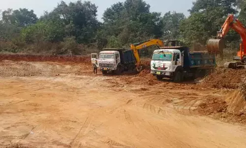 చెలరేగిన మట్టి మాఫియా...