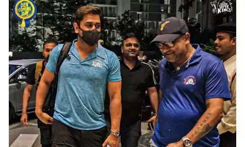 ఐపిఎల్ కోసం మిస్టర్ కూల్ ప్రాక్టీస్ షురూ..! చెన్నై చేరుకున్న ధోనీ