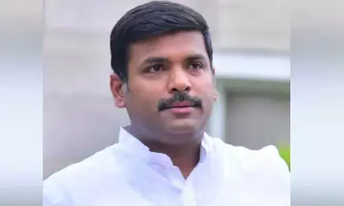 Non Bailable Warrant: మంత్రి గుడివాడ అమర్‌నాథ్‌కు రైల్వే కోర్టు షాక్