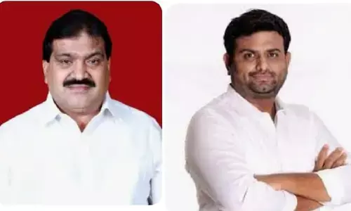 నిరసనల్లో కూడా వర్గపోరు..
