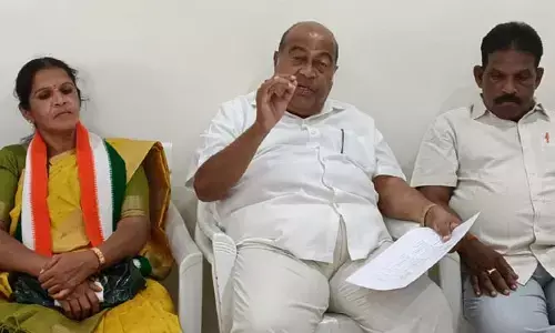 మద్యంప్రియుల వల్లే నిండుతున్న రాష్ట్ర ఖజానా: మాజీ మంత్రి నాగం