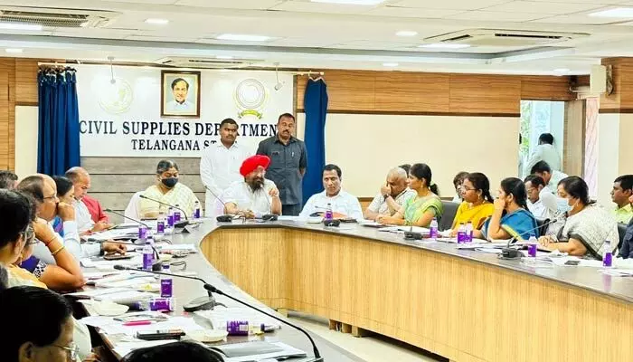 బియ్యం సేకరణలో జాప్యం.. జిల్లా అధికారుల్లో నిర్లక్ష్యం బియ్యం సేకరణలో జాప్యం.. జిల్లా అధికారుల్లో నిర్లక్ష్యం