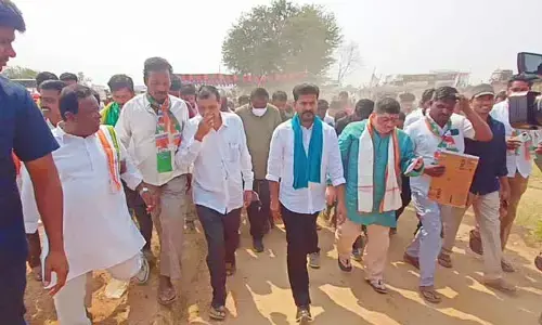 కేటీఆర్‌కి కాంట్రాక్టర్లు ఇచ్చే కమీషన్ల కోసమే నైన్త్ ప్యాకేజీ బలి: రేవంత్ రెడ్డి