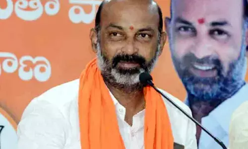 మహిళలపై అత్యాచారాలను నిరసిస్తూ బండి సంజయ్ దీక్ష