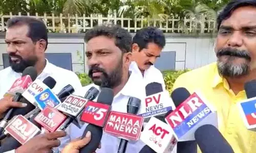 Tdp leaders: ఎమ్మెల్యే శ్రీధర్ రెడ్డిపై ఎస్పీకి ఫిర్యాదు