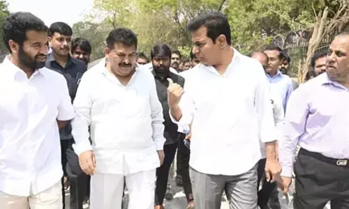 స్టీల్ బ్రిడ్జి నిర్మాణ పనులను త్వరగా పూర్తి చేయాలి : మంత్రి కేటీఆర్​