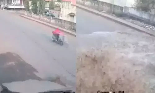 ఒక్కసారిగా పేలిపోయిన రోడ్డు..(వీడియో)