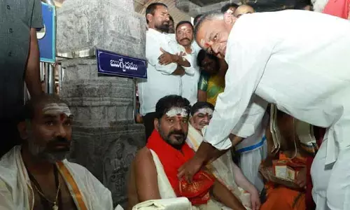 దొరలకు ఒక నీతి.. గిరిజనులకు మరొక నీతా?