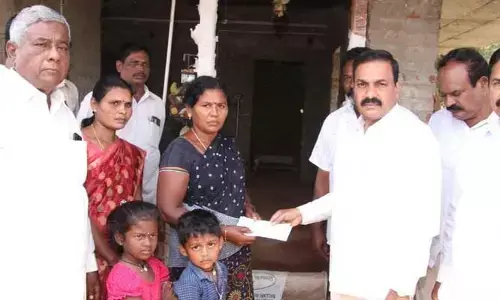 Nellore: తోడేరు మృతుల కుటుంబాలకు ఎక్స్‌గ్రేషియా పంపిణీ