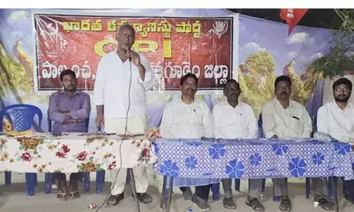 కొత్తగూడెం నియోజకవర్గానికి వచ్చే టూరిస్ట్ నేతలతో జాగ్రత్తగా ఉండాలి : సాంబశివరావు