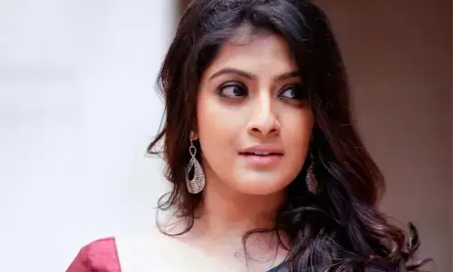 ఆ మాటలు పడలేక చచ్చిపోదామనుకున్న.. నటి వరలక్ష్మి శరత్ కుమార్