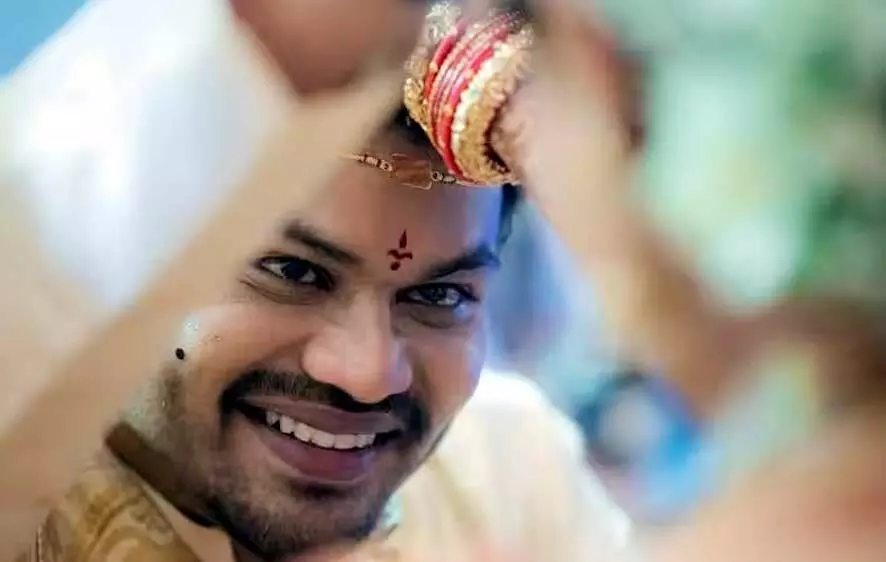 పెళ్లికి గెస్ట్లా వచ్చిన విష్ణు.. కన్నీళ్లు పెట్టుకున్న మనోజ్..? పెళ్లికి గెస్ట్లా వచ్చిన విష్ణు.. కన్నీళ్లు పెట్టుకున్న మనోజ్..?