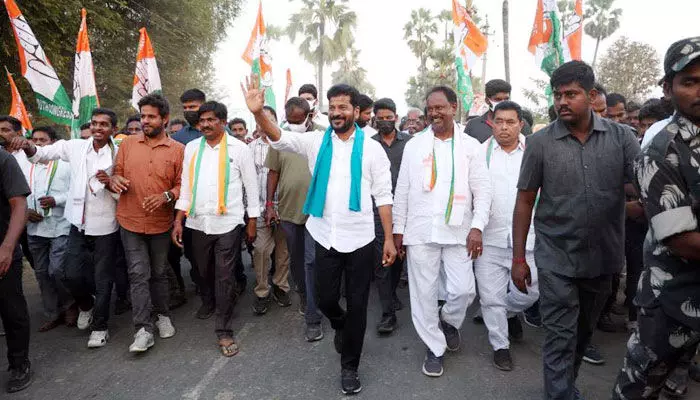 రేవంత్ రెడ్డి యాత్రకు అదనపు భద్రత కల్పించండి: హైకోర్టు రేవంత్ రెడ్డి యాత్రకు అదనపు భద్రత కల్పించండి: హైకోర్టు