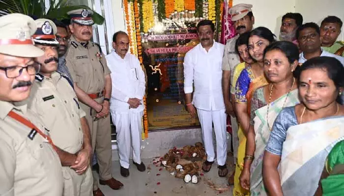 తెలంగాణ పోలీసులు దేశంలోనే నెంబర్ వన్ గా నిలవటం గర్వకారణం.. తెలంగాణ పోలీసులు దేశంలోనే నెంబర్ వన్ గా నిలవటం గర్వకారణం..