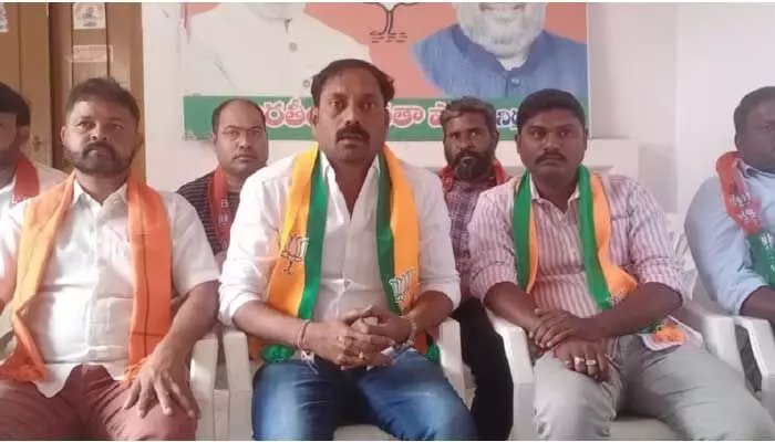బీజేపీ నాయకులను దూషిస్తే సహించేది లేదు.. బీజేపీ నాయకులను దూషిస్తే సహించేది లేదు..