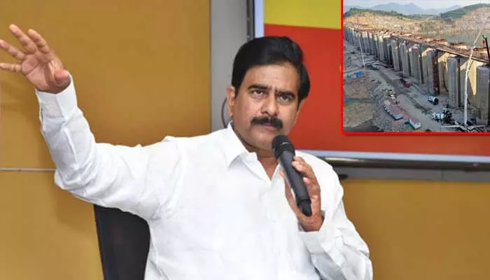 Devineni: ఆ నిధులు మళ్లించారు.. కేంద్రం నిధులపై సంచలణ వ్యాఖ్యలు