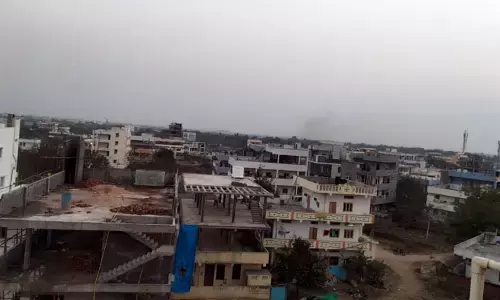 అక్రమ నిర్మాణాలు.. ఆఫీసర్ల నో మానిటరింగ్!
