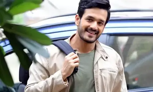 Akhil Akkineni : అక్కినేని అఖిల్ బెడ్ రూమ్‌లో అలాంటి పోస్టర్స్ ఉంటాయా?