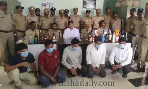 భారీగా విదేశీ మద్యం పట్టివేత