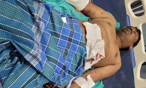 తీవ్ర గాయాల్లో దుగ్గొండి వాసి.. మెరుగైన వైద్యం కోసం ఎదురు చూపు
