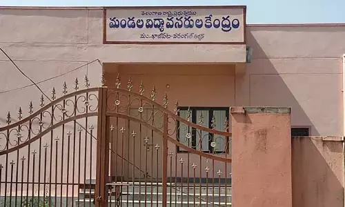 భవనం నిర్మించారు.. ప్రారంభోత్సవం మరిచారు..