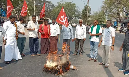 రైతు కులాన్ని నమోదు చేయడం అనాగరిక చర్య.. తెలంగాణ రైతు సంఘం ఆధ్వర్యంలో నిరసన
