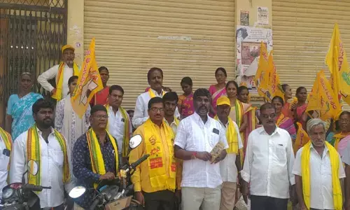 ప్రజల వద్దకు పాలన తెచ్చింది టీడీపీ నే: జక్కలి ఐలయ్య