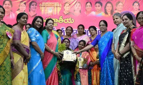 మహిళా సంక్షేమానికి కేసీఆర్ కృషి.. బీఆర్ఎస్ మహిళా విభాగం అధ్యక్షురాలు సుధారాణి