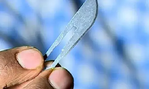 Breaking: డోన్‌లో బ్లేడ్ బ్యాచ్ కలకలం.. విద్యార్థినిపై దాడి