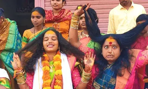 Poonakalu: పూనకాలు నిజమేనా? దేవుడు నిజంగానే శరీరంలోకి వస్తాడా?