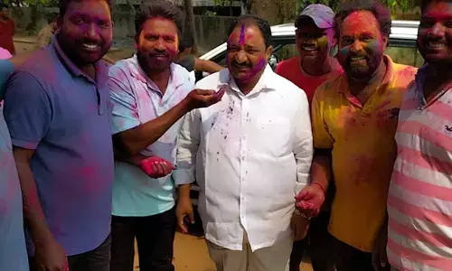 హోలీ వేడుకల్లో పాల్గొన్న ఎమ్మెల్యే సండ్ర