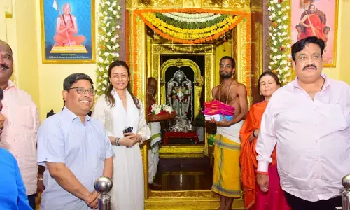 వట్టెం దేవాలయంలో మహేశ్ బాబు భార్య నమ్రత ప్రత్యేక పూజలు