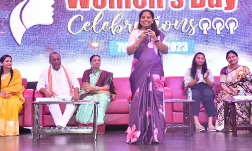 మహిళలు అన్ని రంగాల్లో రాణించాలి: ఎమ్మెల్సీ కవిత