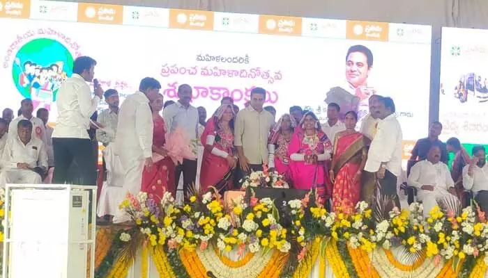 ఉచిత మెగా క్యాన్సర్ శిబిరాన్ని ప్రారంభించిన మంత్రి కేటీఆర్ ఉచిత మెగా క్యాన్సర్ శిబిరాన్ని ప్రారంభించిన మంత్రి కేటీఆర్