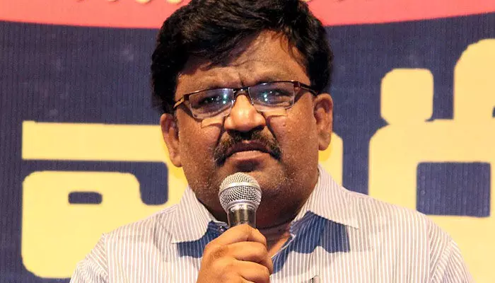 కేసీఆర్ ఓఎస్డీ పదవికి దేశపతి రిజైన్ కేసీఆర్ ఓఎస్డీ పదవికి దేశపతి రిజైన్