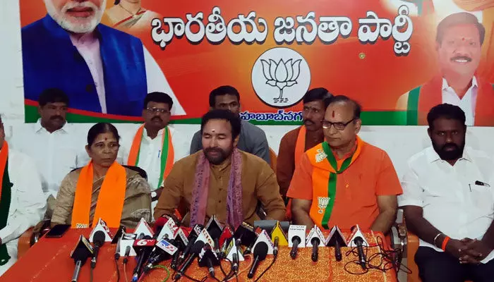 రాజీనామా చేయకండి... ప్రజలే మిమ్మల్ని ఇంటికి పంపిస్తారు: కిషన్ రెడ్డి రాజీనామా చేయకండి... ప్రజలే మిమ్మల్ని ఇంటికి పంపిస్తారు: కిషన్ రెడ్డి