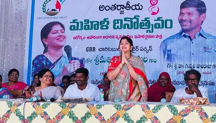 మహిళలు అన్ని రంగాలలో ఎదిగినప్పుడే ఆర్థిక స్వాలంబన సాధ్యం: గువ్వల బాలరాజు మహిళలు అన్ని రంగాలలో ఎదిగినప్పుడే ఆర్థిక స్వాలంబన సాధ్యం: గువ్వల బాలరాజు