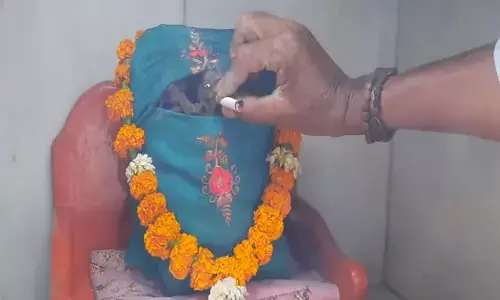 ఆ గుడిలో సిగరెట్ వెలిగిస్తే కోరికలు నెరవేరుతాయట!