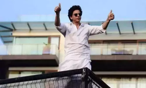SRK ఇంట్లోకి చొరబడిన అభిమానులు.. 8 గంటల పాటు..