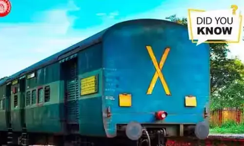 రైలు చివరి కోచ్‌పై ‘X’.. ఎందుకుంటుందో తెలుసా..?