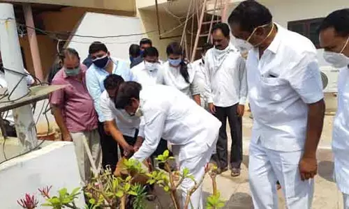 పోతిరెడ్డి పాడుపై గళమెత్తిందే మేము..మీరు మమ్మల్నిప్రశ్నిస్తారా