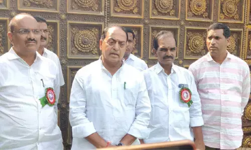 ఈడీ, సీబీఐ, ఐటీ కేంద్రం చేతిలో కీలుబొమ్మ‌లా..?