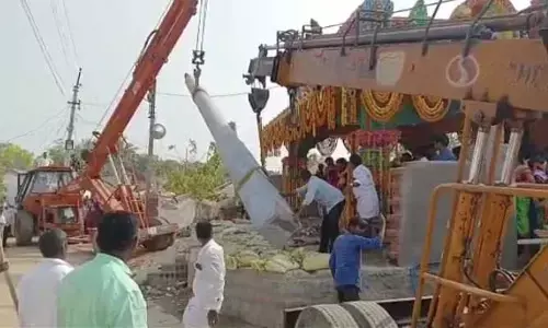 ధ్వజస్తంభ ప్రతిష్టాపన లో అపశృతి