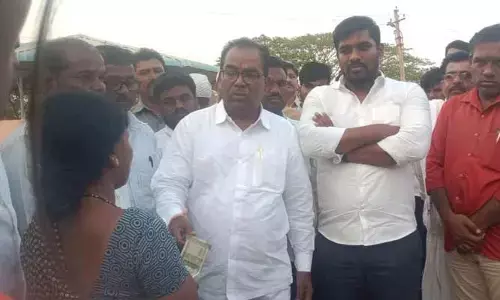విద్యార్థిని నికిత మృతి సంఘటనను సీఎం దృష్టికి తీసుకెళ్తా: ఎంపీ రాములు