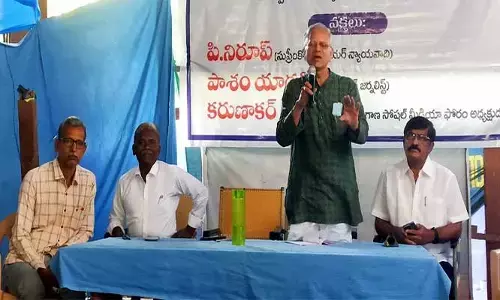 వెంటిలేటర్‌పై ప్రజాస్వామ్యం