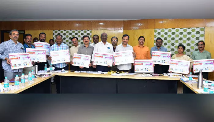 నగర ప్రయాణికులకు భారీ గుడ్ న్యూస్.. మరో బంపర్ ఆఫర్ ప్రకటించిన TSRTC..! నగర ప్రయాణికులకు భారీ గుడ్ న్యూస్.. మరో బంపర్ ఆఫర్ ప్రకటించిన TSRTC..!