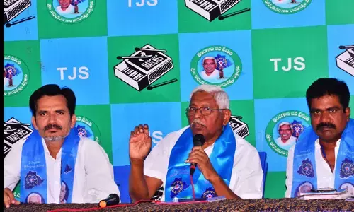 కవిత జంతర్ మంతర్ ధర్నా సిగ్గుచేటు: కోదండరామ్