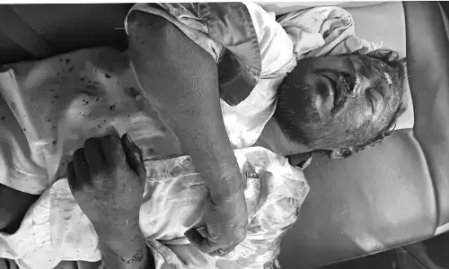 పాత కక్షలతో వ్యక్తి దారుణ హత్య